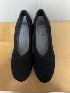 週末お値下げ✳︎クラークス パンプス　23.5 新品未使用　ソフトクッションのサムネイル