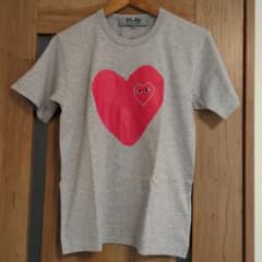 【新品】プレイ コム デ ギャルソン 青山店限定 Tシャツ グレー S 新品】プレイ コム デ ギャルソン 青山店限定 Tシャツ グレー S - メルカリ