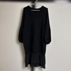 ブラックニットワンピース Vネック フリル裾のサムネイル
