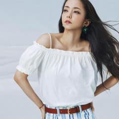 安室奈美恵 オフショル H＆Mのサムネイル