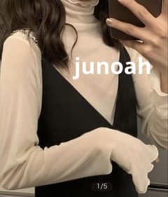 junoah シアーハイネックメロウトップスのサムネイル