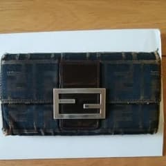 専用　フェンディ 長財布のサムネイル