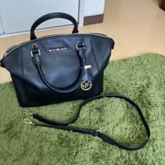 MICHAEL KORS ブラックレザーショルダーバッグのサムネイル