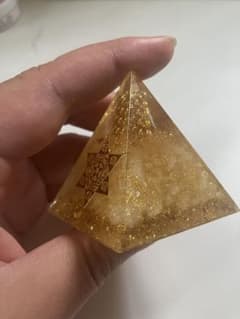 オルゴナイト ピラミッド 六芒星 ゴールド 置物 - メルカリ