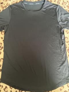 【Lサイズ】phiten ブラック 半袖Tシャツのサムネイル