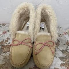 UGG アレーナのサムネイル