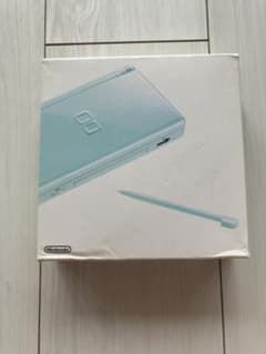 ニンテンドーDS ライトのサムネイル