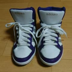 adidasレディーススニーカー 23㎝のサムネイル