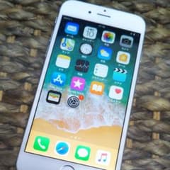 iPhone6 シルバー　64GB docomo端末のサムネイル