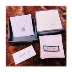 GUCCIのサムネイル