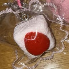 【新品】いちごケーキ スクイーズ ミニ 水感のサムネイル