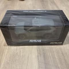 トヨタ RAV4 1/30スケール ミニカーのサムネイル