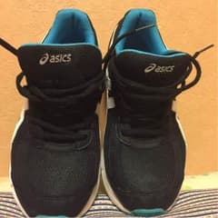 asics ランニングシューズのサムネイル