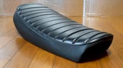 SR400 FI 5型用 GOODSEAT SLENDER タックロール黒（中古