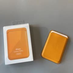 【純正】iPhone Apple Magsafe対応レザーウォレットのサムネイル