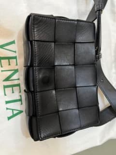 BOTTEGA VENETA イントレチャート ショルダー　　 ユニセックス。のサムネイル