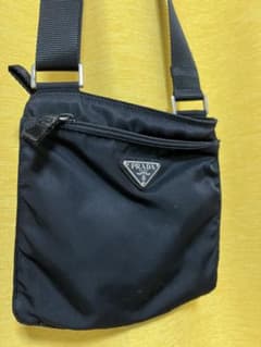 PRADA ナイロン ショルダーバッグ ブラックのサムネイル