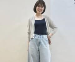 新品タグ付き　ライトVネックカーディガン　シルバーグレー　ユニクロのサムネイル