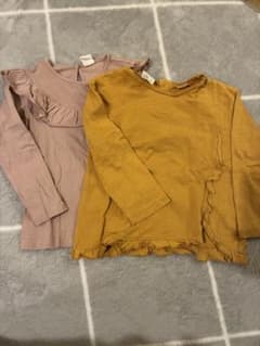 限定値下げ中！美品☆ZARA H&M ロンT 2枚セット 90 長袖カットソーのサムネイル