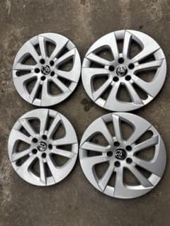 50トヨタプリウス前期 純正ホイールカバー 4枚セットのサムネイル