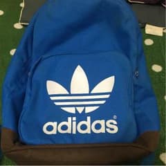 adidasカバンのサムネイル