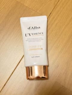 d'Alba UV ESSENCE TONE-UP サンクリームのサムネイル