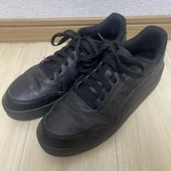 PUMA ブラック スニーカーのサムネイル