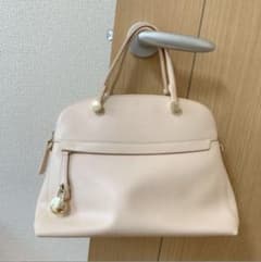 yui-mama専用　FURLA フルラ パイパー　Mサイズ　ピンクベージュのサムネイル