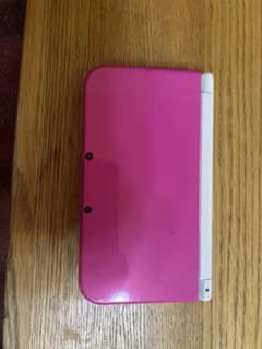 Nintendo 3DS LL 本体 ピンク×ホワイトのサムネイル