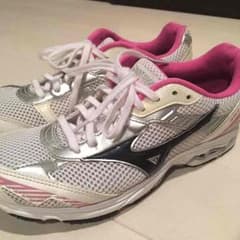 ミズノスポーツシューズ23.5㎝のサムネイル