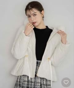 新品未使用》 noela ドロスト中綿コート ホワイト ノエラ ダウン