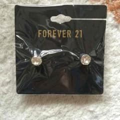 Forever21のラインストーンピアスのサムネイル