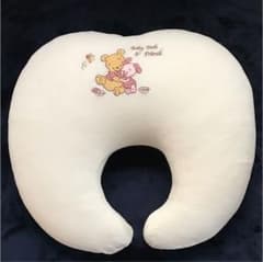 ネックピロー 授乳クッションのサムネイル