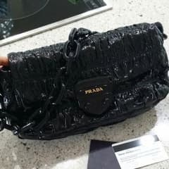 プラダバッグのサムネイル