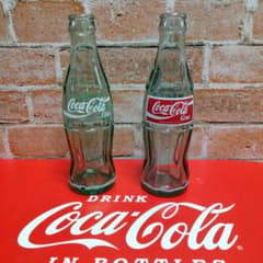 昭和レトロ　コーラ　ビンテージ コカ・コーラ瓶昭和レトロ平成レトロコンツァーボトル2本セット - メルカリ