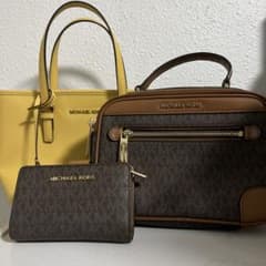 MICHAELKORS  マイケルコース　バック　財布のサムネイル