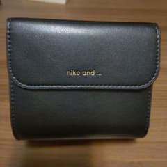 niko and ... 二つ折り財布 黒のサムネイル