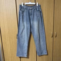 ライトブルー ストレートデニムのサムネイル