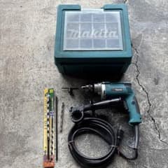 Makita 電動ドリル 本体 ケース付きのサムネイル