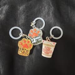カップヌードル 肉球 キーホルダー 3点セットのサムネイル