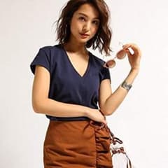 マディソンブルー Vネック Tシャツ ネイビーのサムネイル