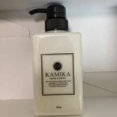 カミカ 黒髪クリームシャンプー KAMIKA 400gのサムネイル