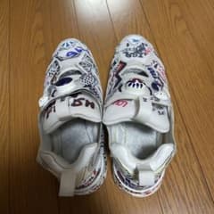 VETEMENTS INSTAPUMP  FURY CLASSICのサムネイル