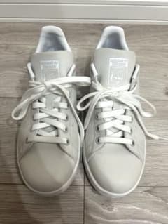 adidas Stan Smith アディダス　スタンスミススニーカー　グレーのサムネイル