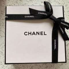 CHANEL シャネル 箱のサムネイル