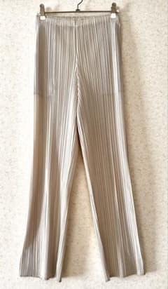 PLEATS PLEASE ISSEY MIYAKE プリーツパンツのサムネイル
