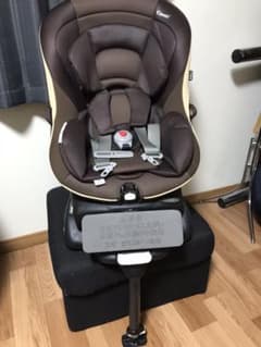 ダマリマーケット様専用  コンビ チャイルドシート ゼウスターンのサムネイル