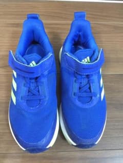 adidas アディダス スニーカー 19センチ 男の子 記名なしのサムネイル