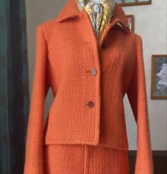 美品イタリア製PRADA プラダ　オレンジ ジャケット＆スカート　セットアップのサムネイル