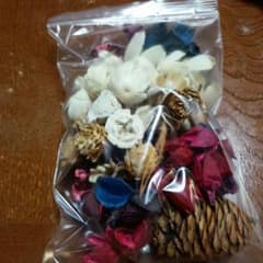 木の実ミックス　お値下げしました！ドライフラワー　プリザ花材のサムネイル